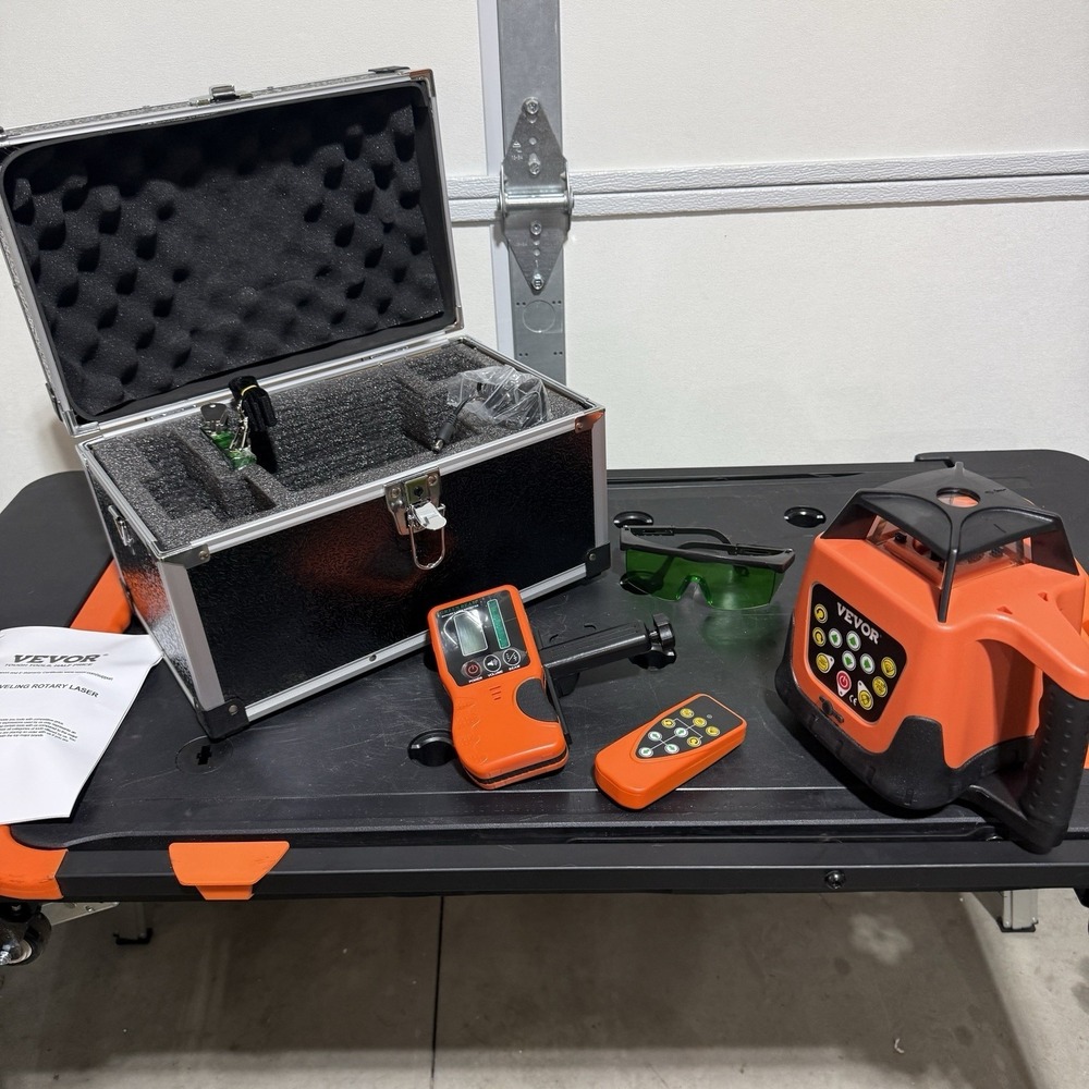 Vevor Self-Leveling Laser Level Kit 360 Rotary Green Beam 2000ft Battery 203HG